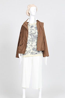 フード付きブルゾン